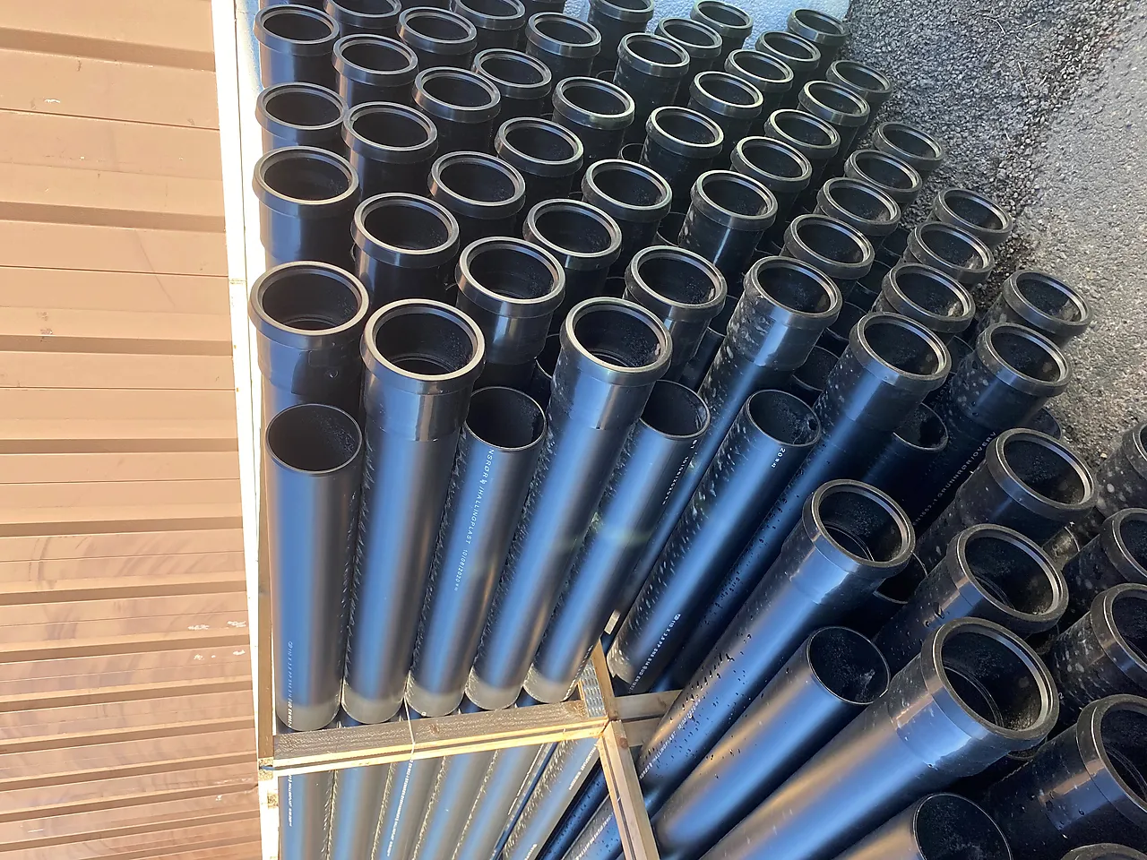 Overvannsrør svart glatt 110mm a 6m Overvannsrør svart glatt 110mm a 6m