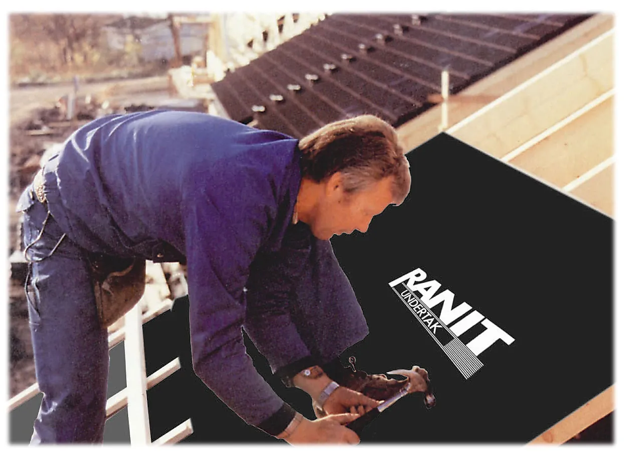 Undertakplate 2x1300x2500 mm vanntett svart PE belegg Undertakplate 2x1300x2500 mm vanntett svart PE belegg