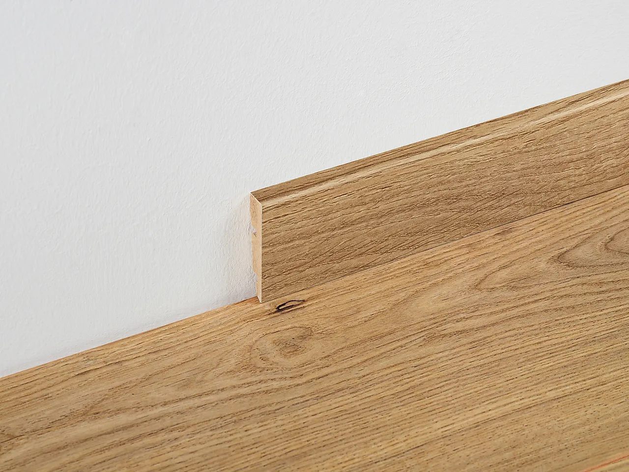 BerryAlloc Sokkelist Java Natur 2,4m BerryAlloc Sokkelist Java Natur 2,4m