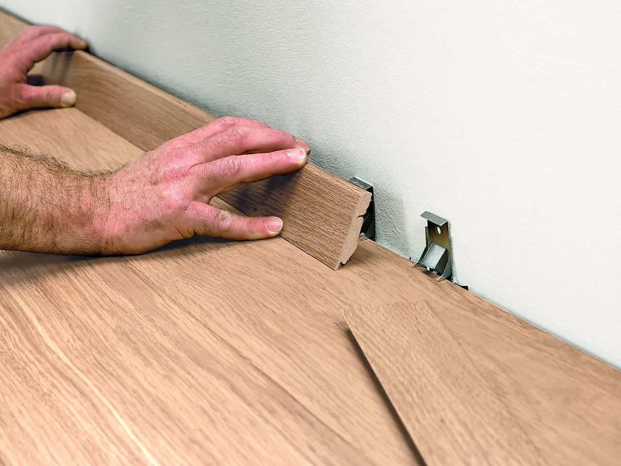 Monteringsklips sokkellister 9,5 mm Monteringsklips sokkellister 9,5 mm