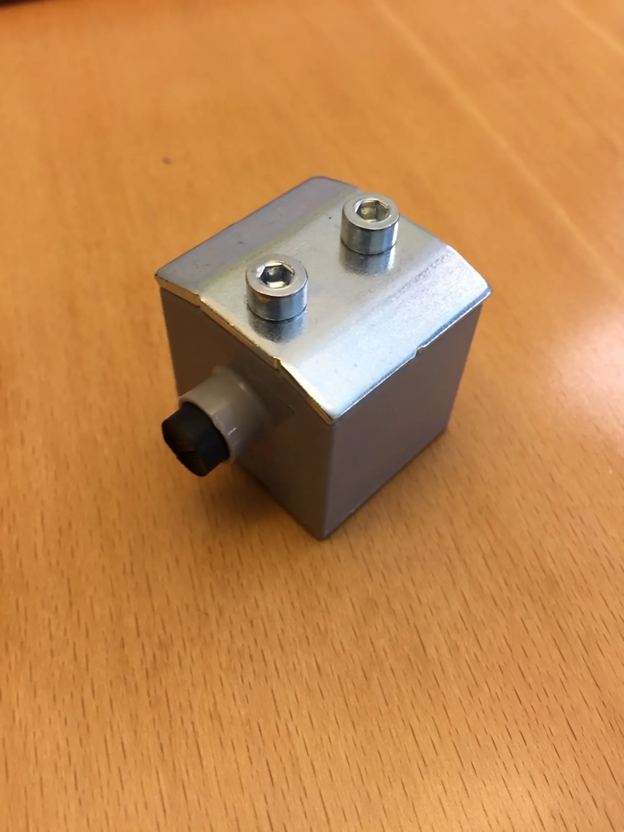 Stopper til 2-fløyet skyvedør Stopper til 2-fløyet skyvedør