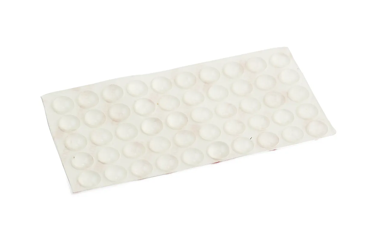 Dørdemper 9010 plast 10x3mm sbselvklebende pk100 stk Dørdemper 9010 plast 10x3mm sbselvklebende pk100 stk