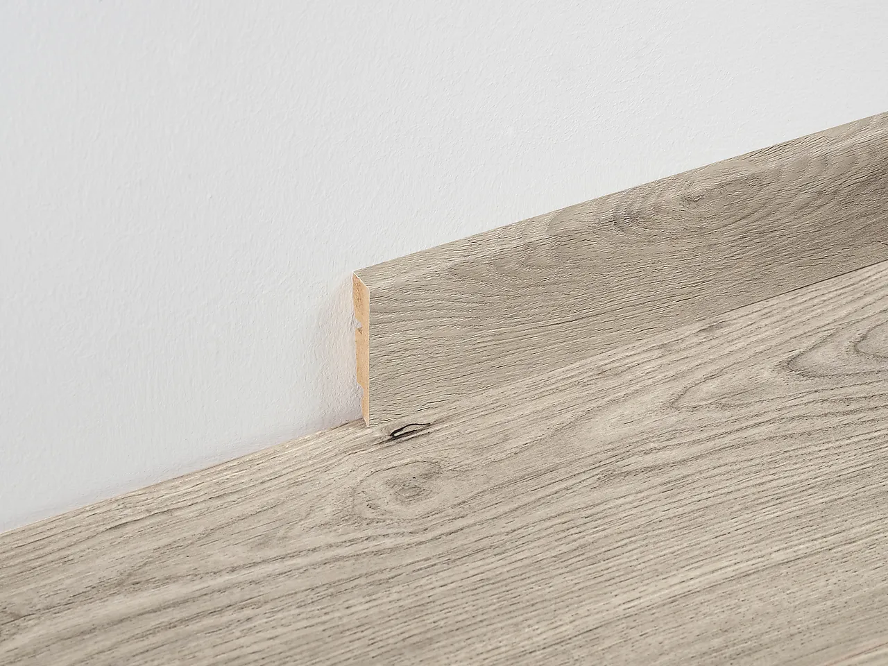 BerryAlloc sokkellist elite greige 60/12 2400mm