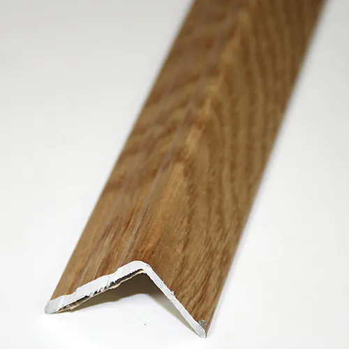 Trappenese nr 9.1 selvklebende aluminium 1 meter eik