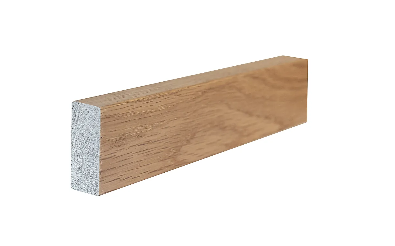 Eik 21x045 spile lakkert glattkant i eik Eik 21x045 spile lakkert glattkant i eik