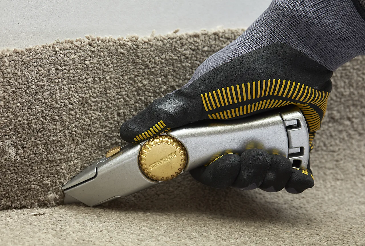 Kniv m/skyvbartblad 2-10-122 oppbevaring 5 blad Kniv m/skyvbartblad 2-10-122 oppbevaring 5 blad