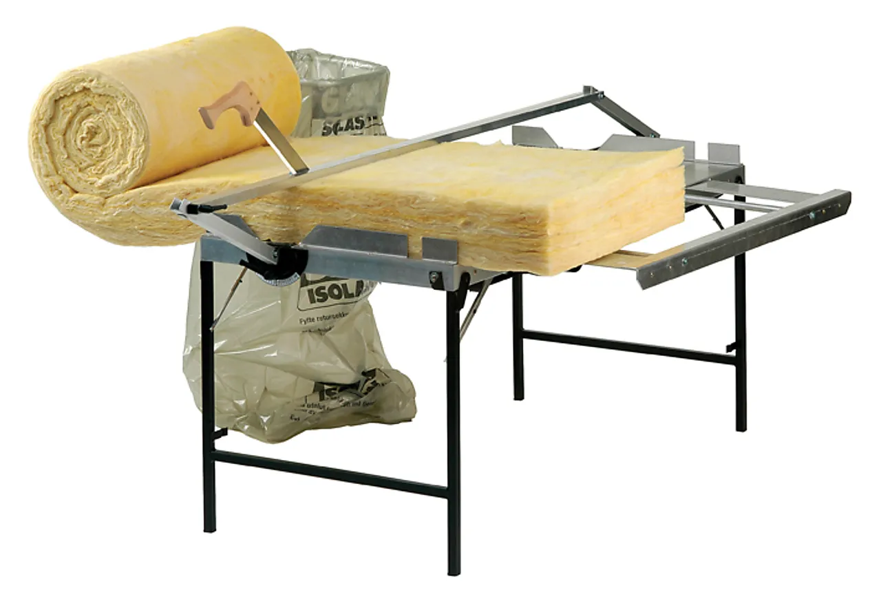 Skjærebord med rulleholder