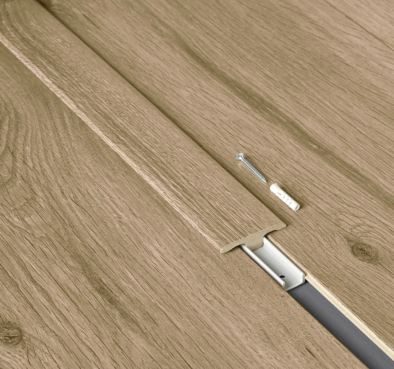 T-list 2400x11,1x44 mm eik Bond