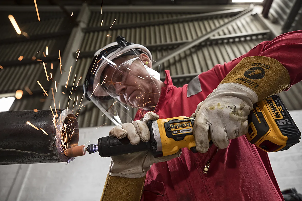 Rettsliper naken dcg426n variabel hastighet i kartong Rettsliper naken dcg426n variabel hastighet i kartong