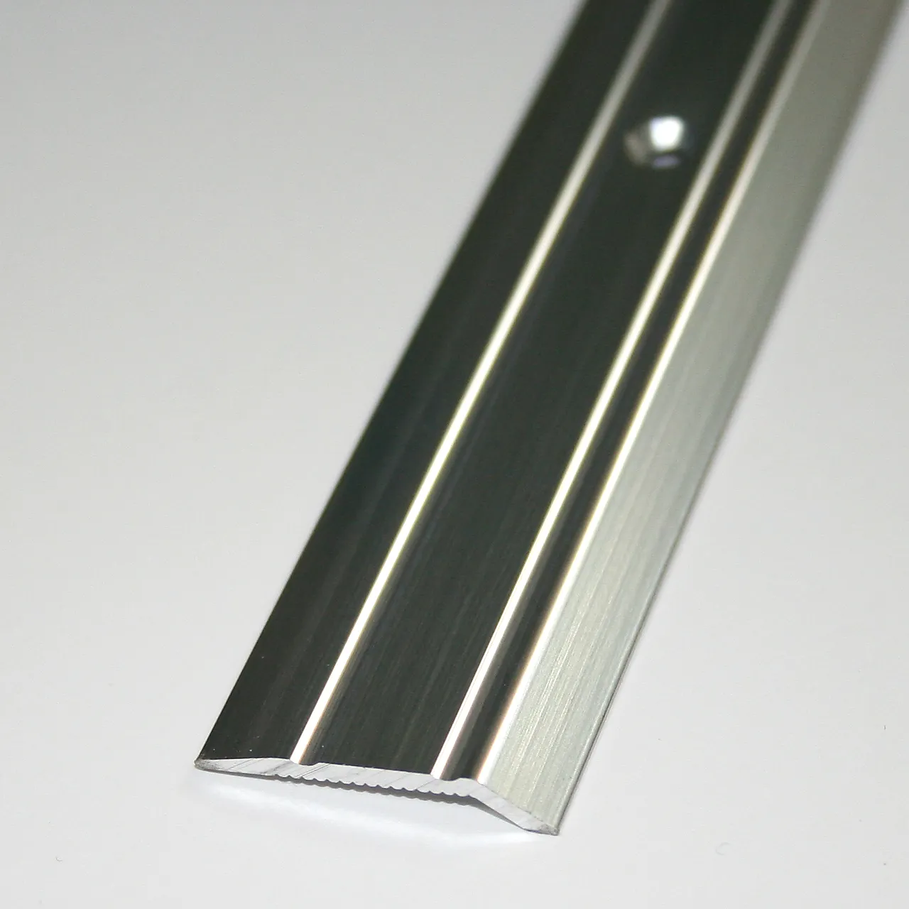 Nivålist nr. 5 sølv blank 1 meter borret m/skruer