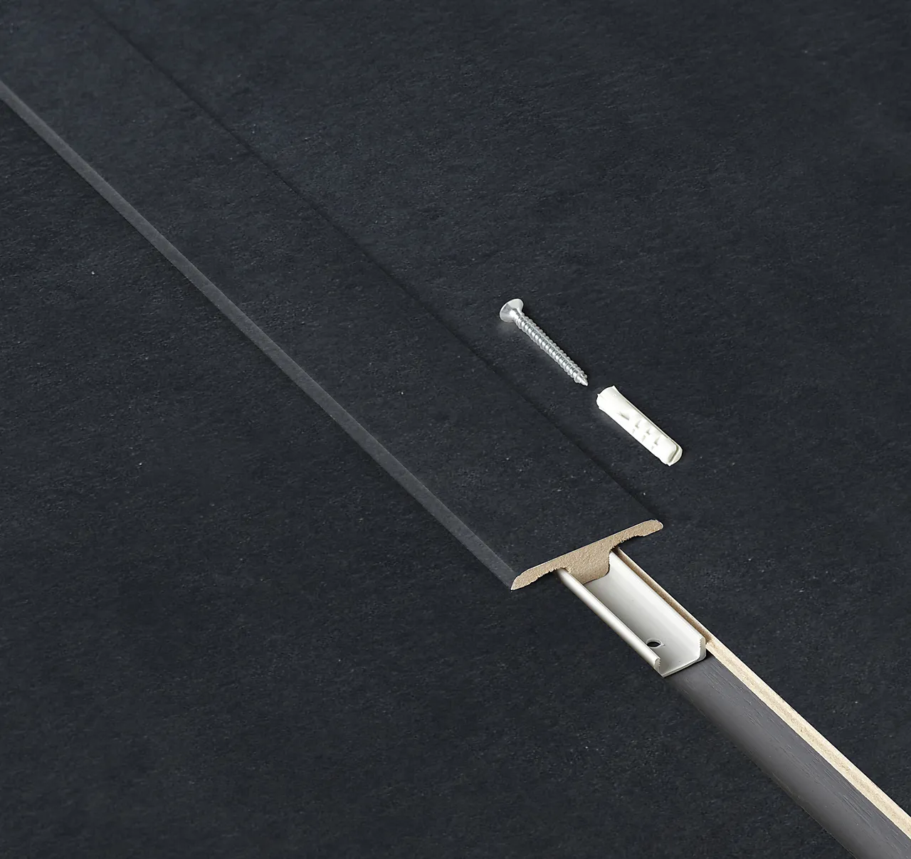 T-list 2400x11,1x44 mm Blackstone