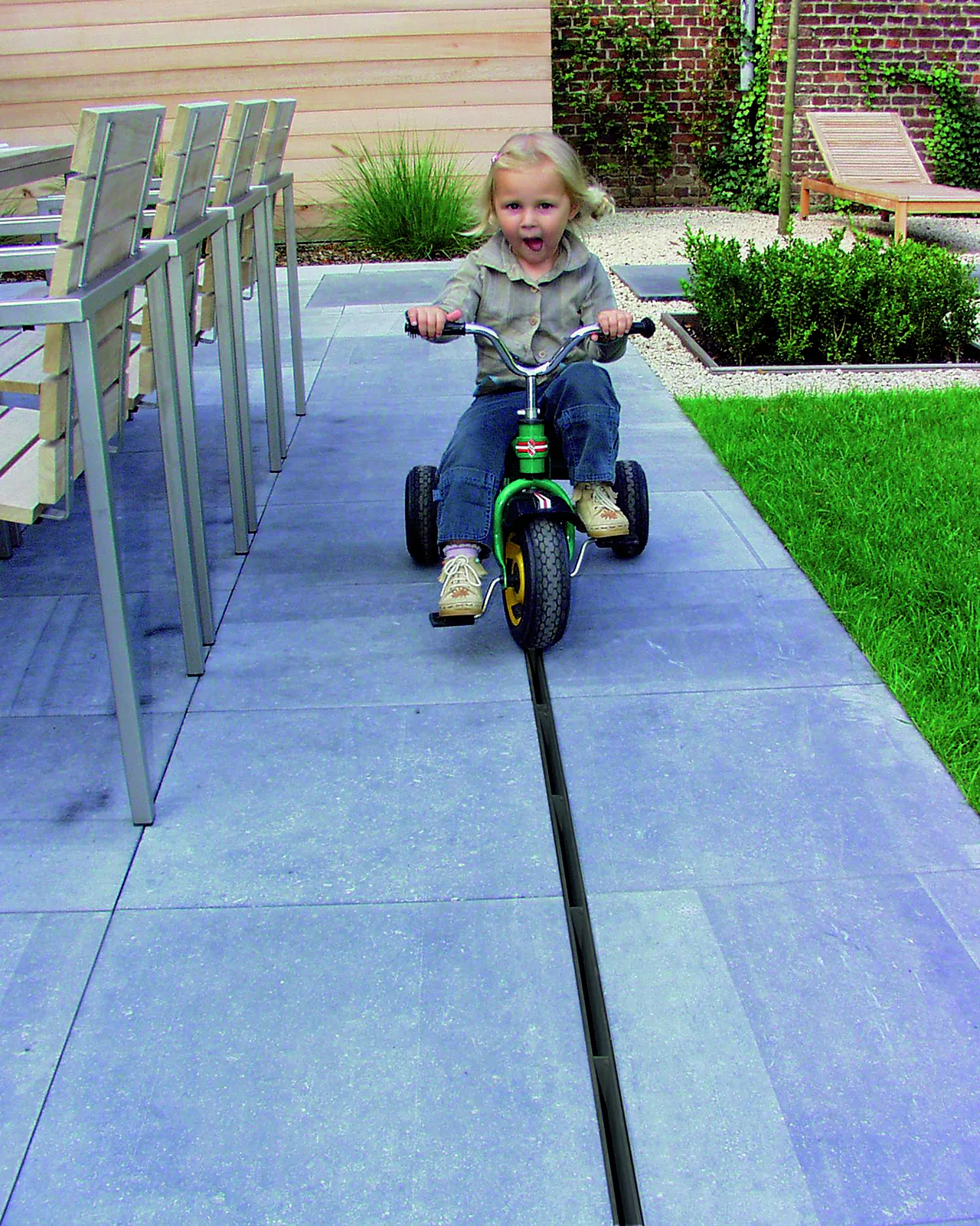 Endevegg m/stuss 110mm euroline/hexaline produsert i plast null - null - 3 - Miniatyr