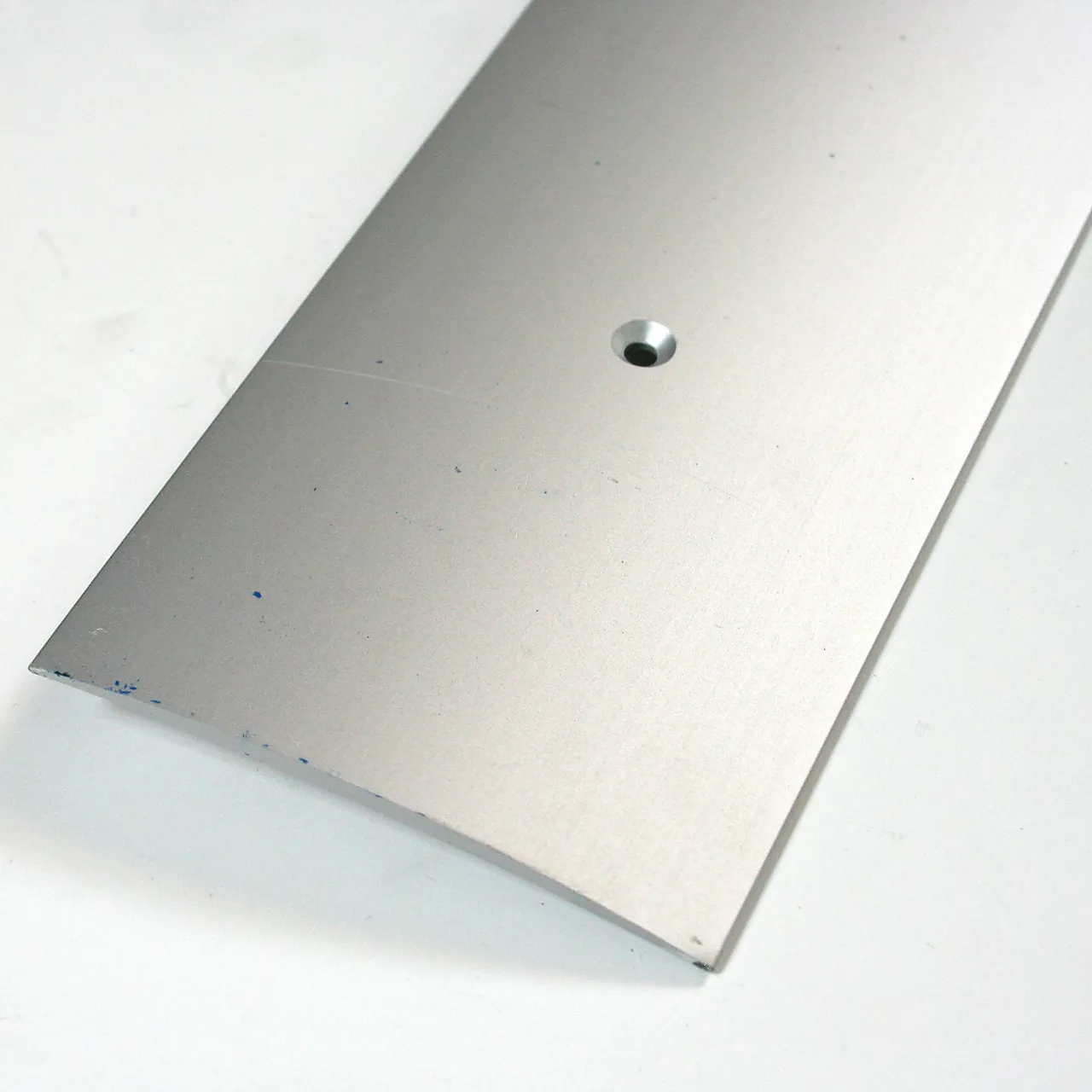 Overgangslist sølv eloksert borret 80 mm 2,7 meter