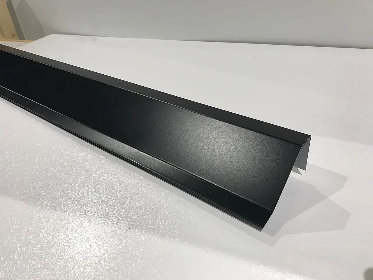 Vindskibeslag papptak pol sort Vindskibeslag papptak pol sort