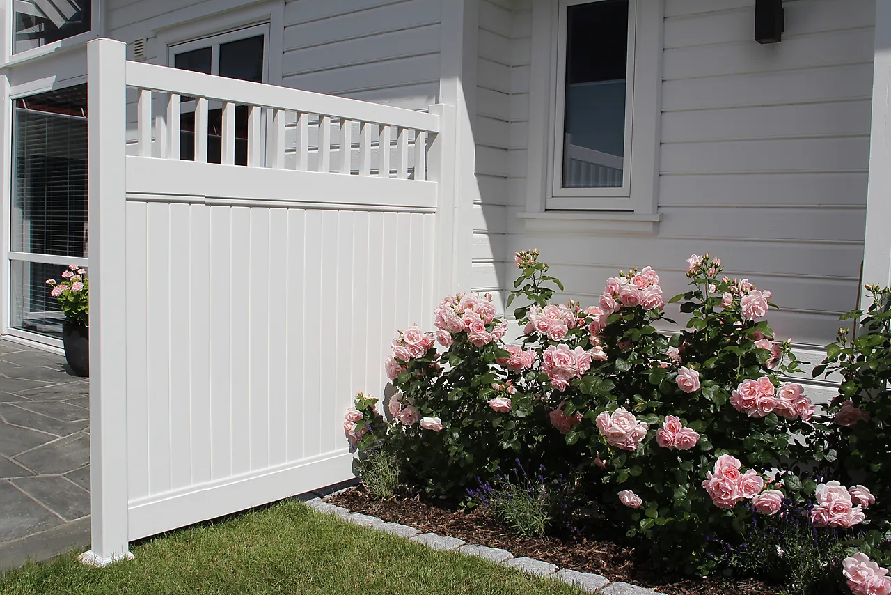 Stolpe hjørne til levegg vedlikeholdsfri Stolpe hjørne til levegg vedlikeholdsfri