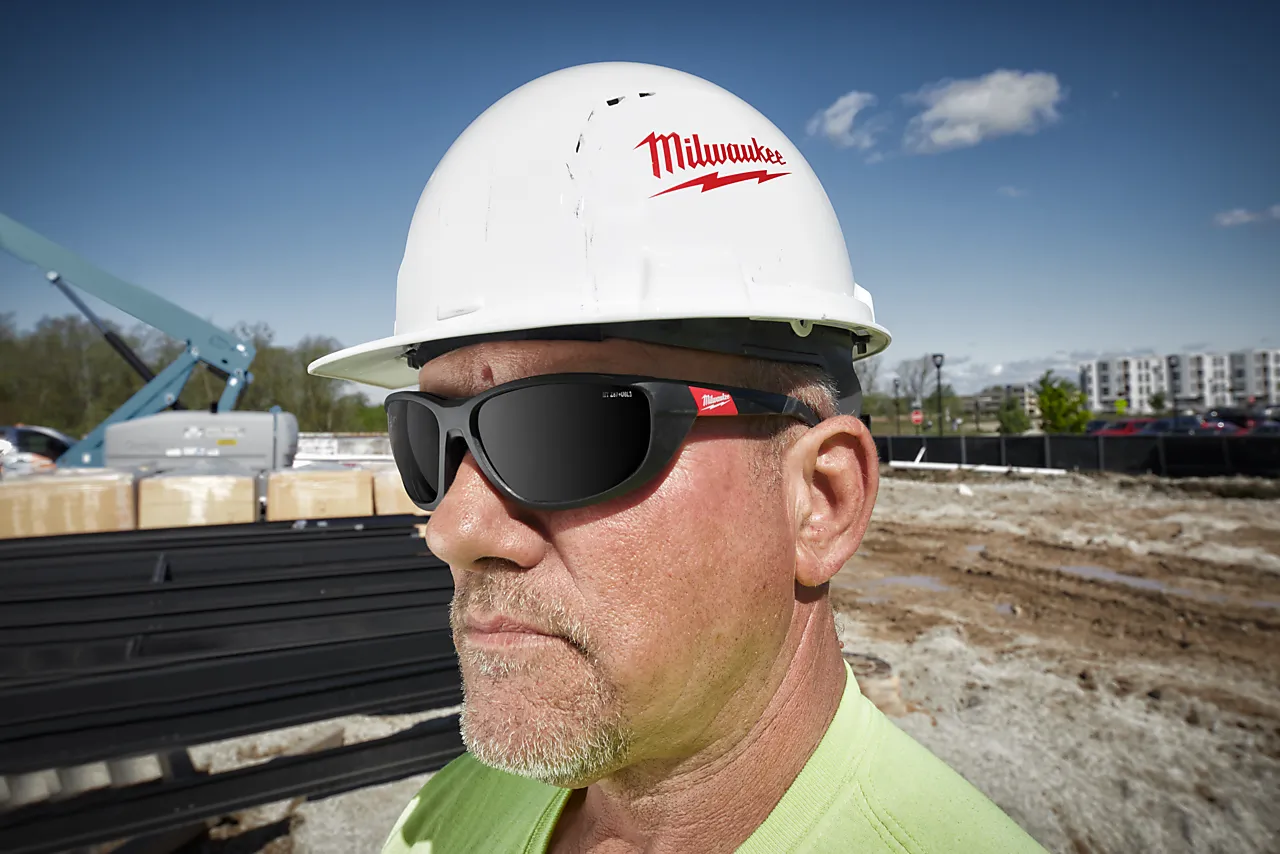 Milwaukee vernebriller premium polarisert tonet null - Universal - 2 - Miniatyr