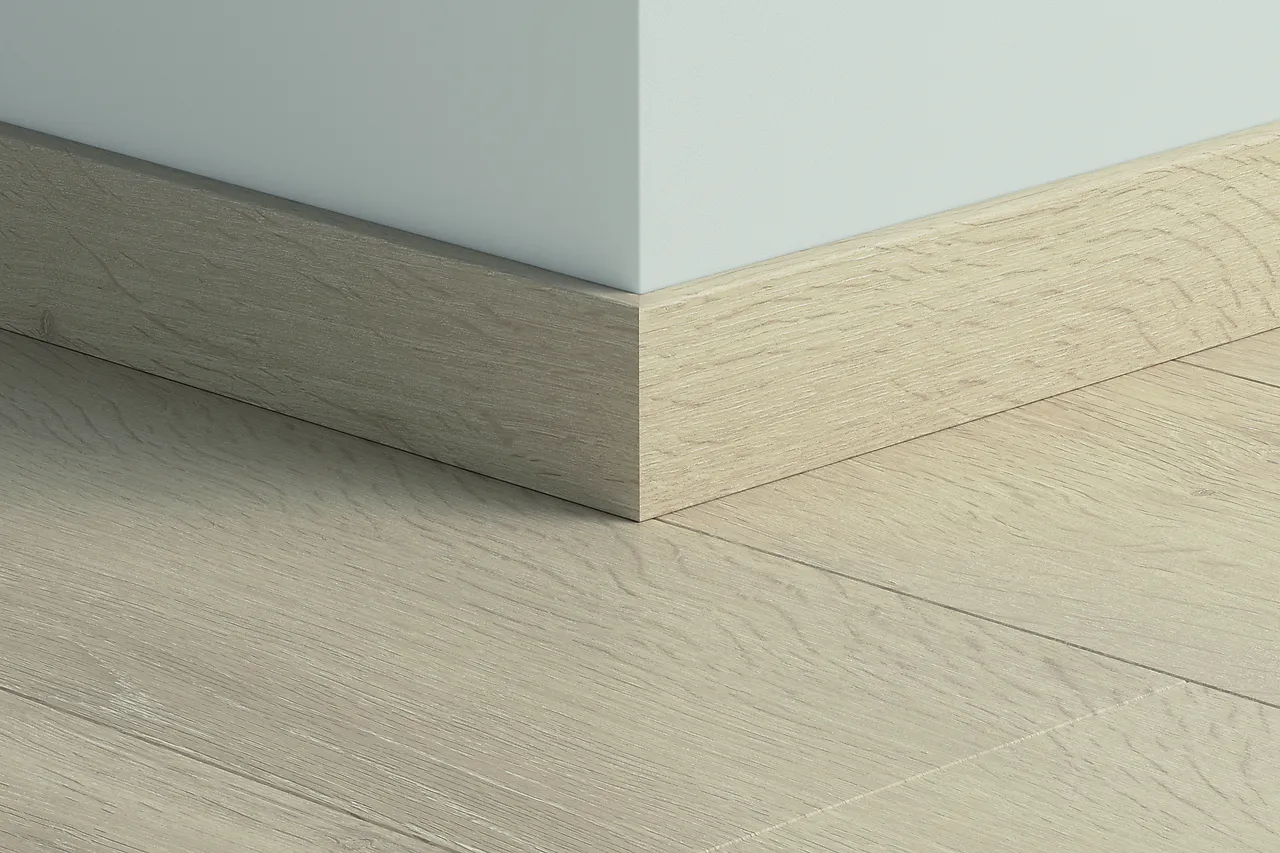 Sokkellist vinyl 2400x12x58mm beige washed oak Sokkellist vinyl 2400x12x58mm beige washed oak