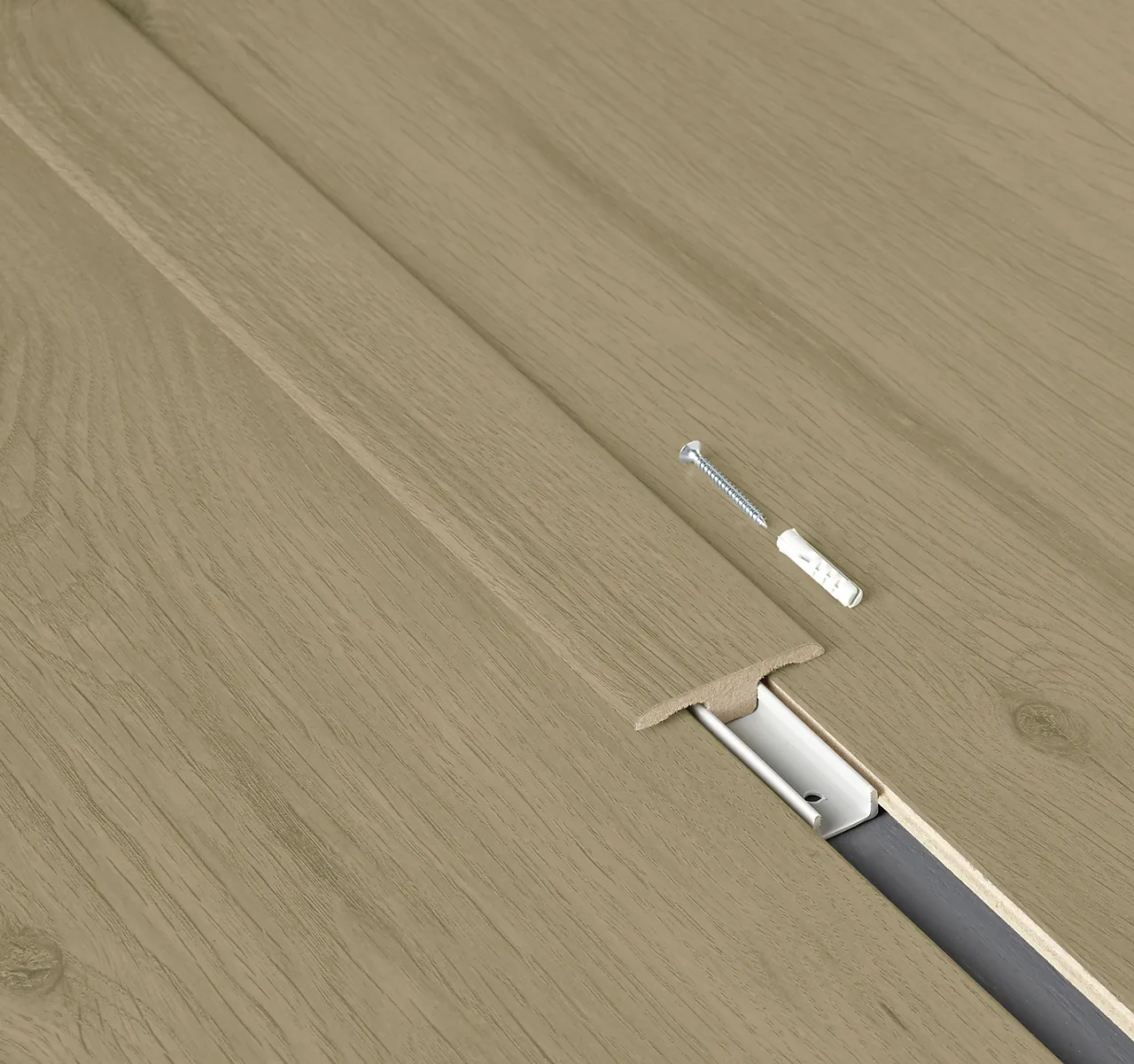 T-list 2400x11,1x44 mm eik Bergen