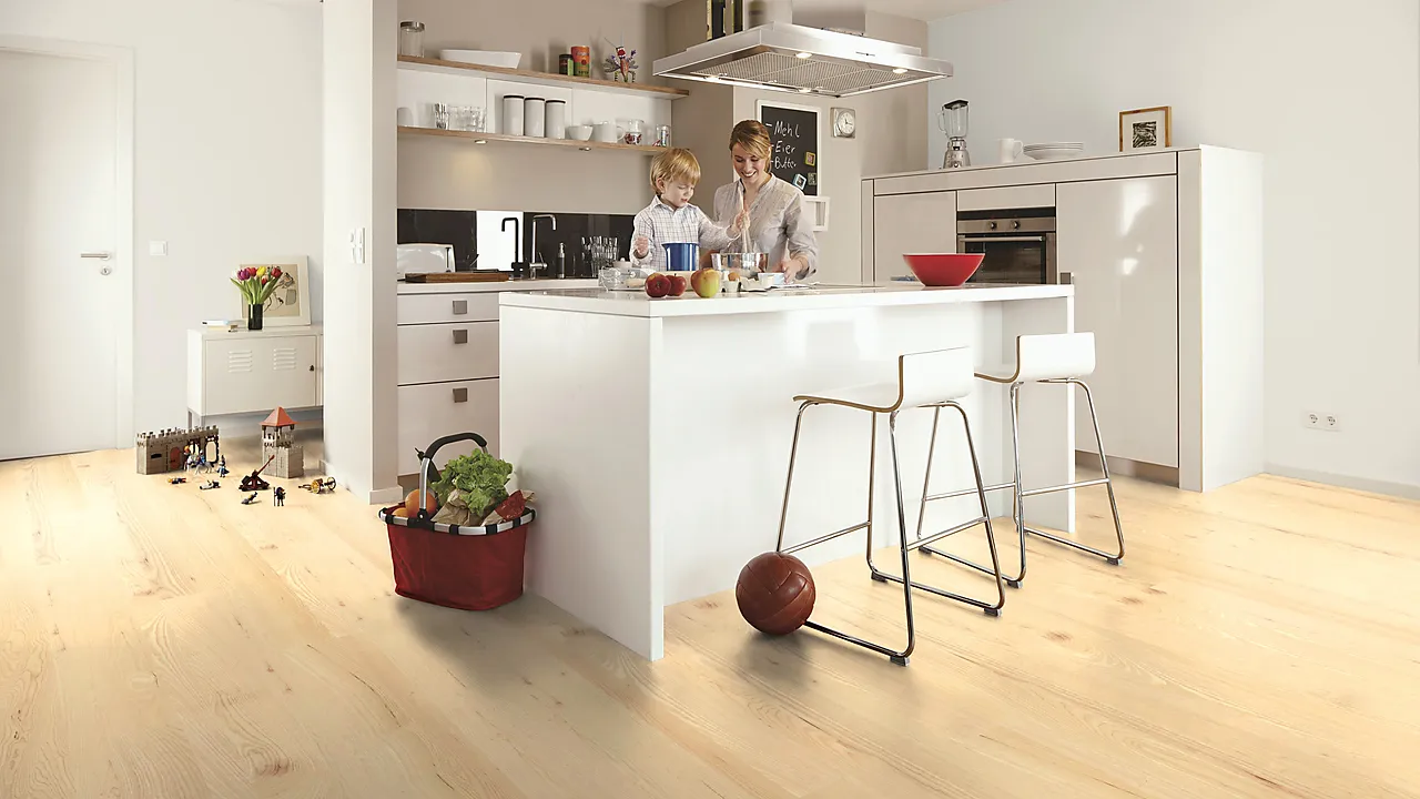 Boen parkett ask eit hvit andante 3-stav