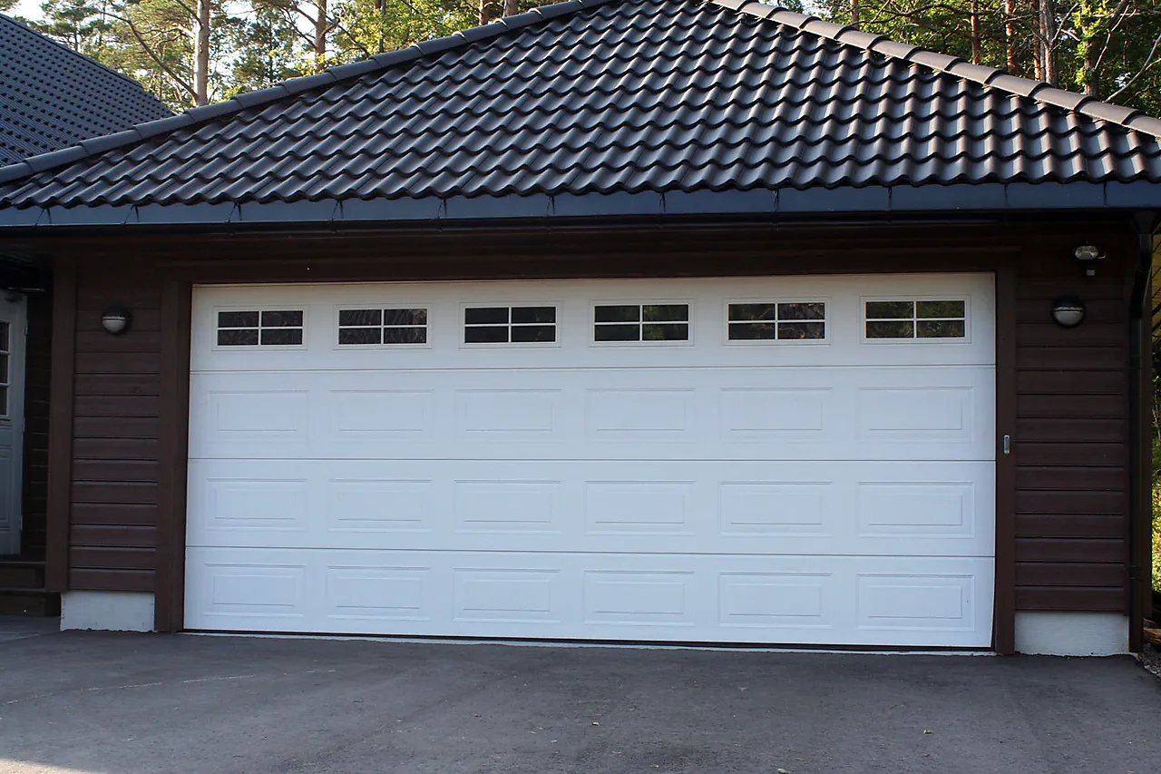 Garasjeport GTS 300x367 cm Granteck s.speil SL32 standard beslag null - null - 2 - Miniatyr