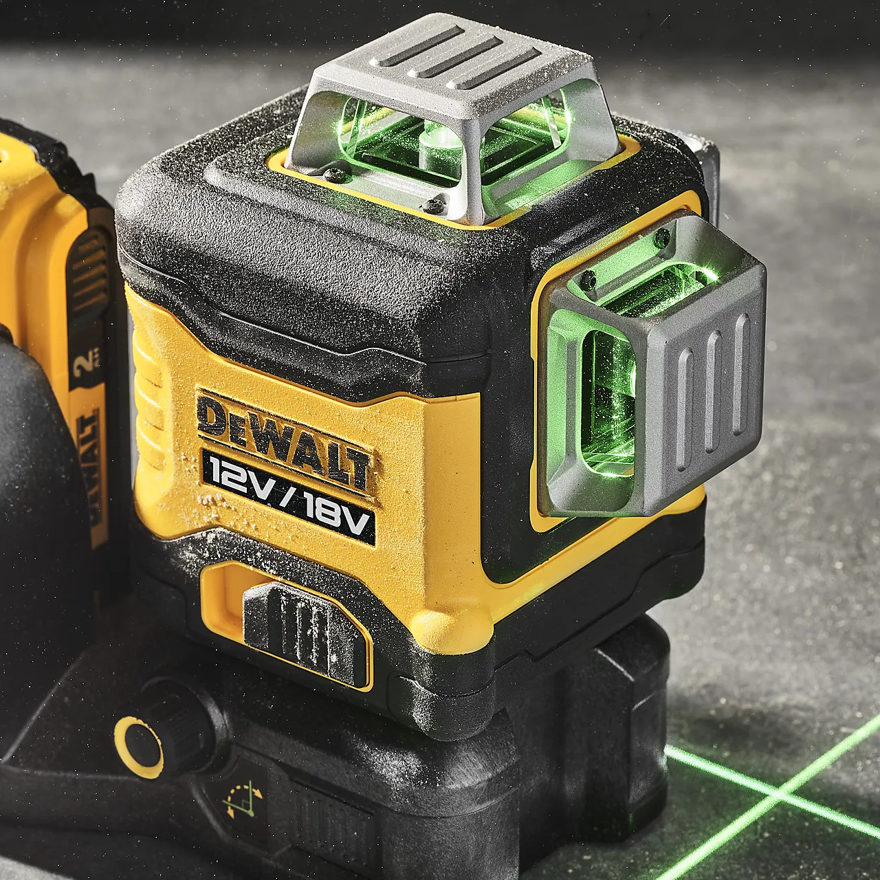 Linjelaser 360° grønn u/batteri DCE089NG18-XJ null - null - 2 - Miniatyr