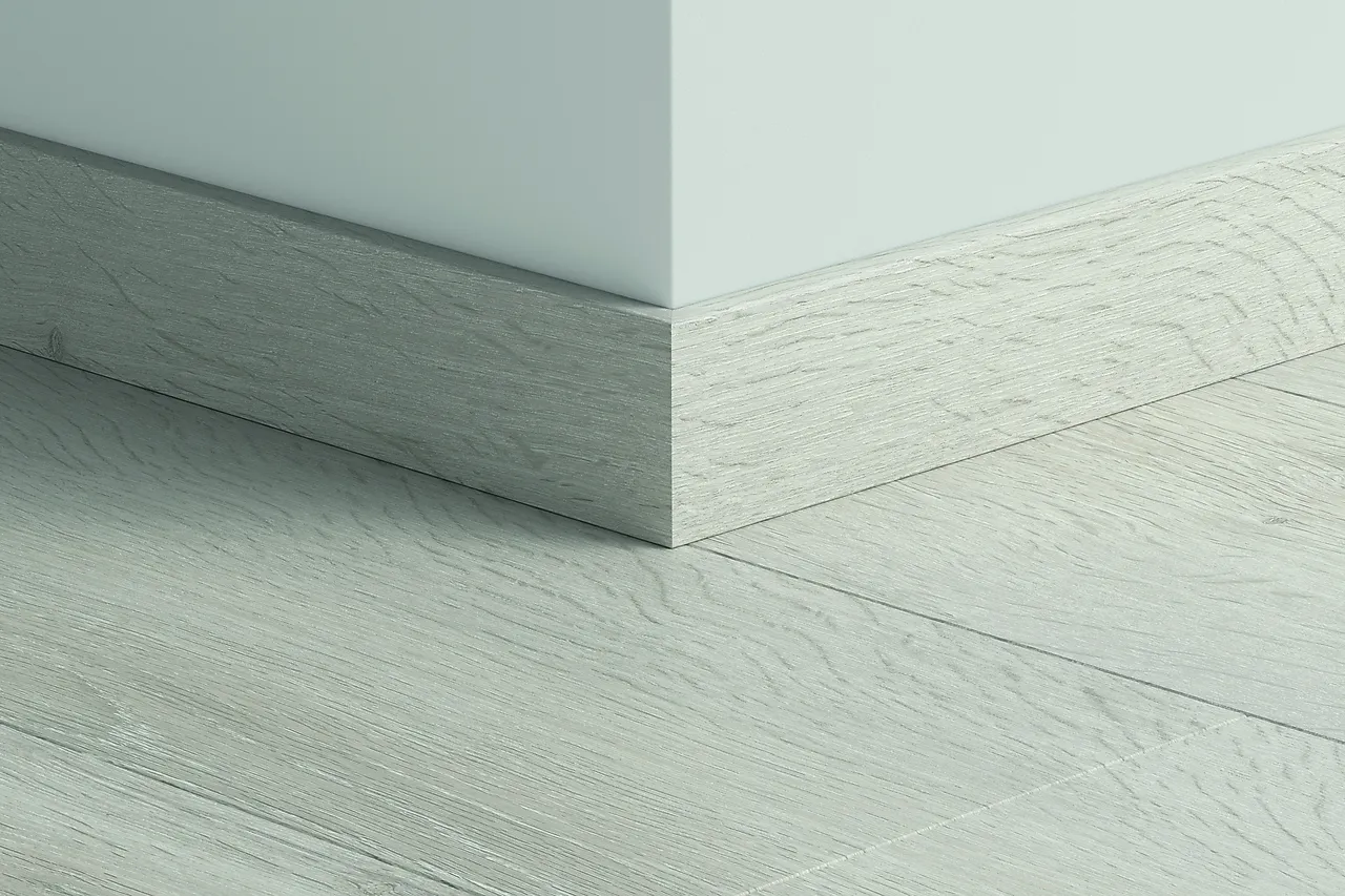 Sokkellist vinyl 2400x12x58mm grey washed oak