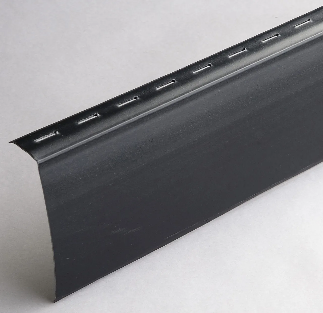 Takfot pvc l-40/140 sort isolatakrenne