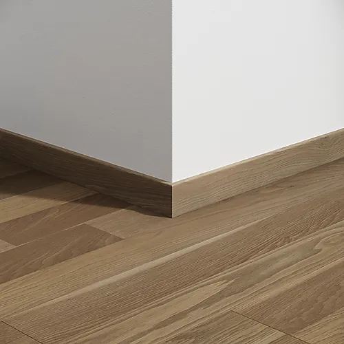 Sokkellist 14/60 2400 mm eik natur