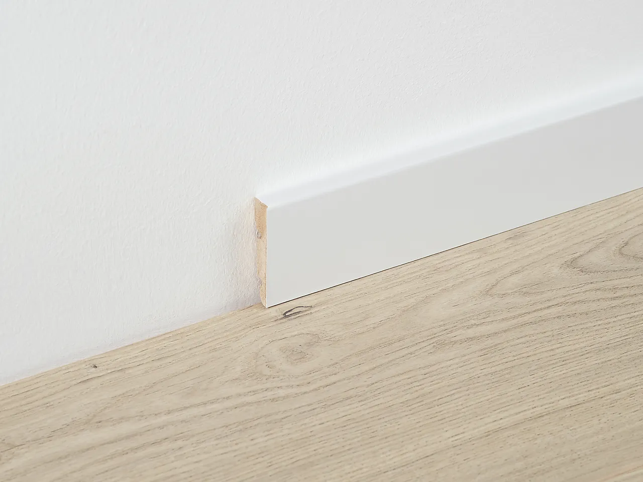 BerryAlloc Sokkelist MDF Hvit Paintable 60/12 2400mm BerryAlloc Sokkelist MDF Hvit Paintable 60/12 2400mm