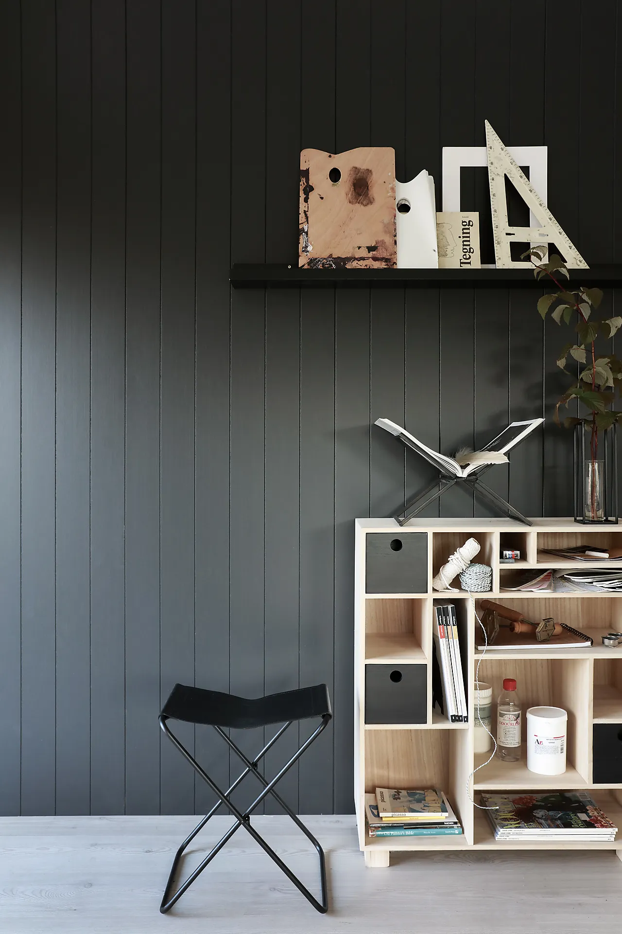 Veggplate Trefiber v-fas dempet sort 11x620x2390 mm Veggplate Trefiber v-fas dempet sort 11x620x2390 mm