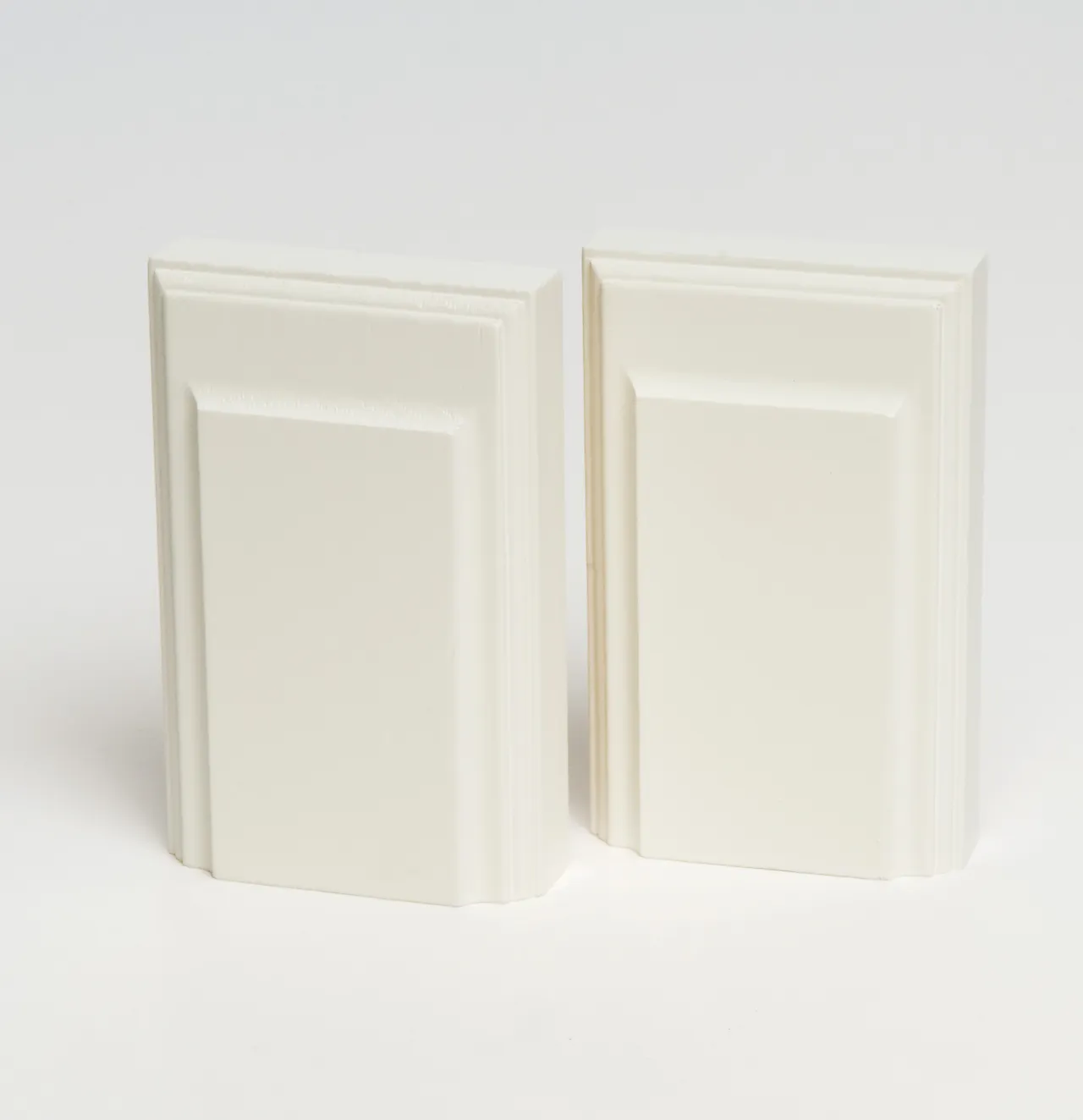 Dekorkloss bunn furu hvitmalt NCS S0502 Y 25x075x115