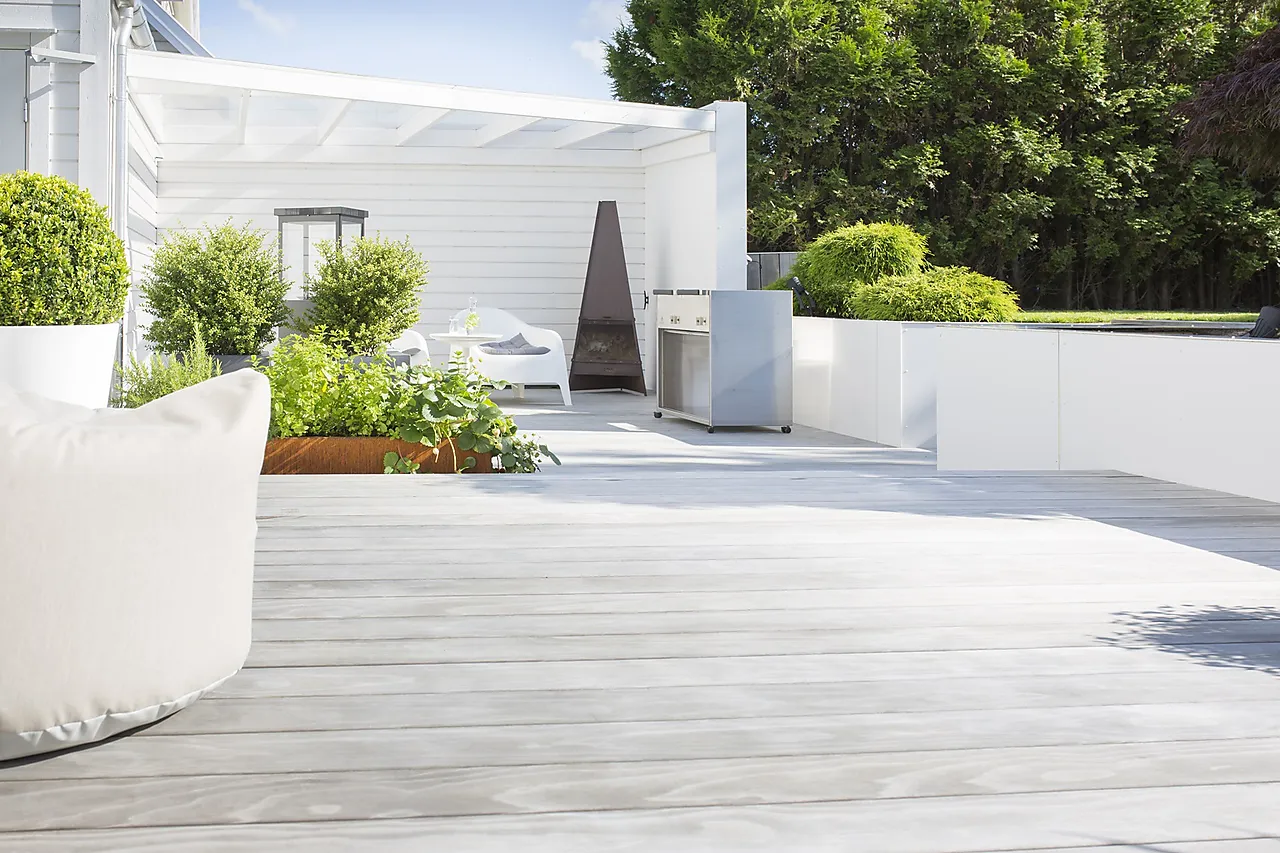 Terrassebord Clear glatt med spor 22x142 mm Terrassebord Clear glatt med spor 22x142 mm