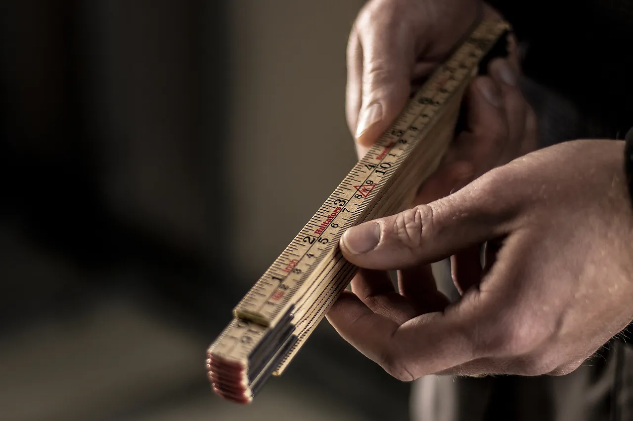 Tommestokk 2 meter tre 61-2-10 metrisk gradering/engelsk tomme null - 2 - 2 - Miniatyr