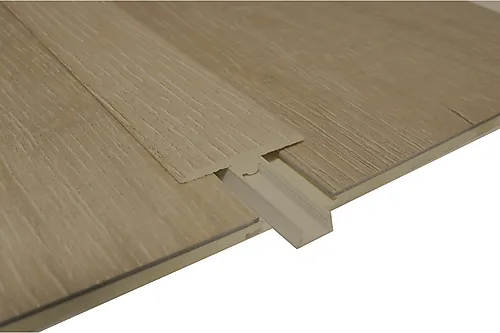 T-list til vinylgulv 8x45x2400 mm lys eik