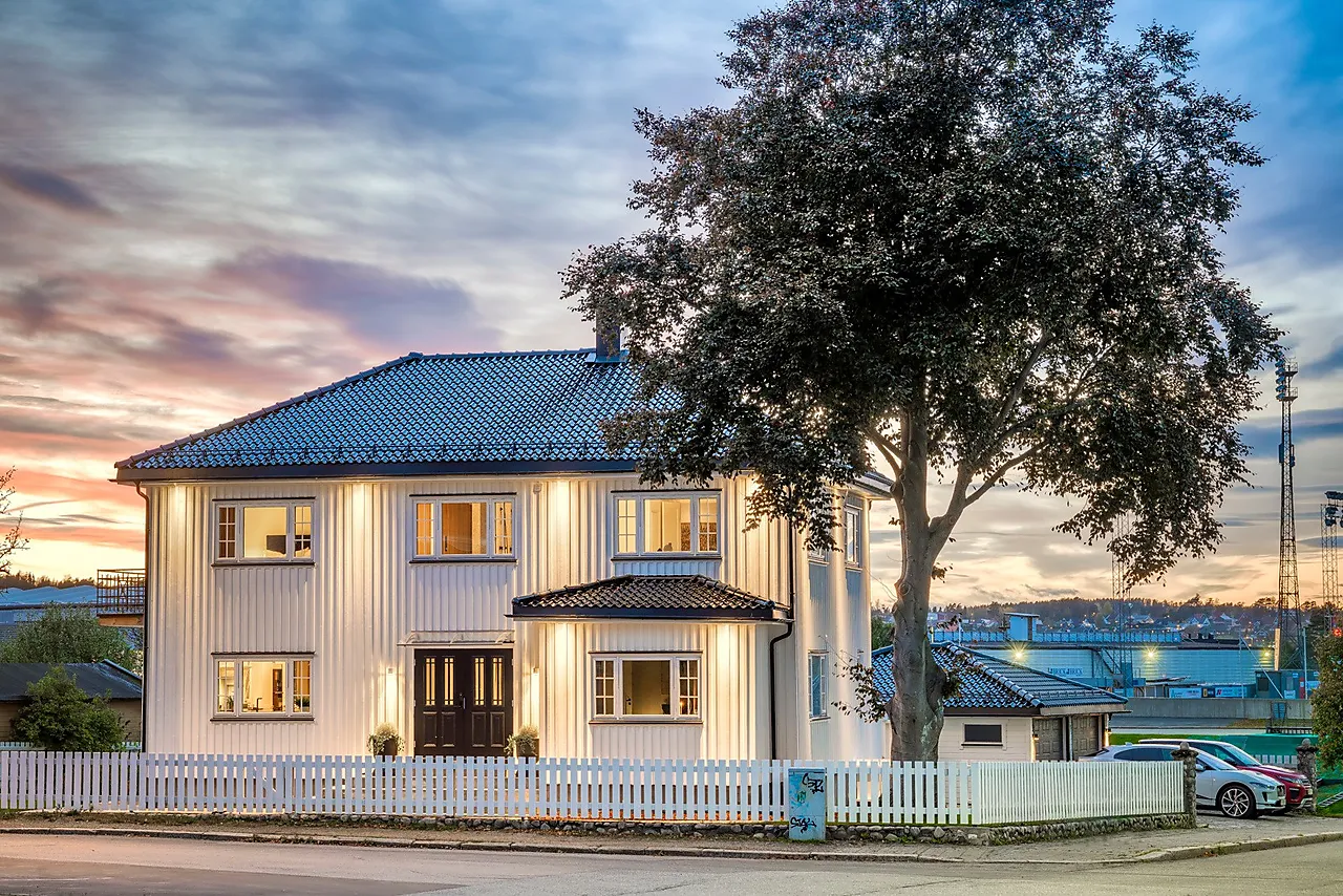 Ytterdør Mandal med glass hvit høyre 90x200 cm Ytterdør Mandal med glass hvit høyre 90x200 cm