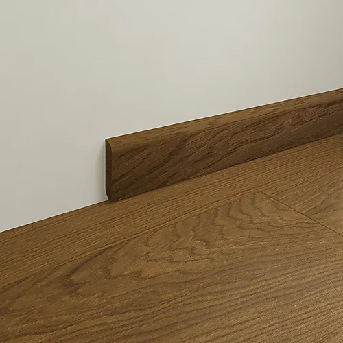 Fotlist eik mattlakkert finér 14x60x2250 mm brun