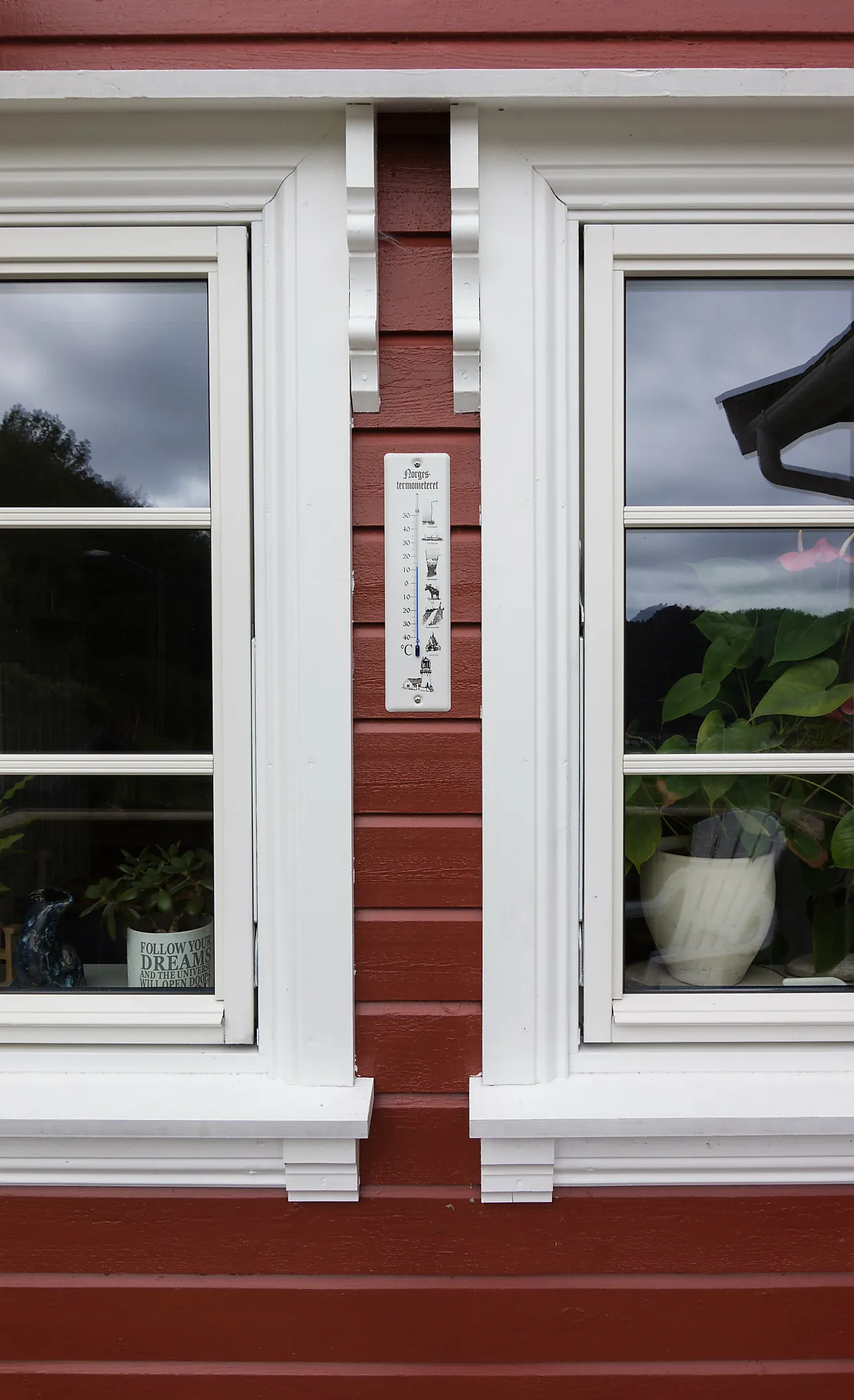 Underkloss 503 140X95X45Mm Vindusknekt .Under Vindu null - null - 3 - Miniatyr