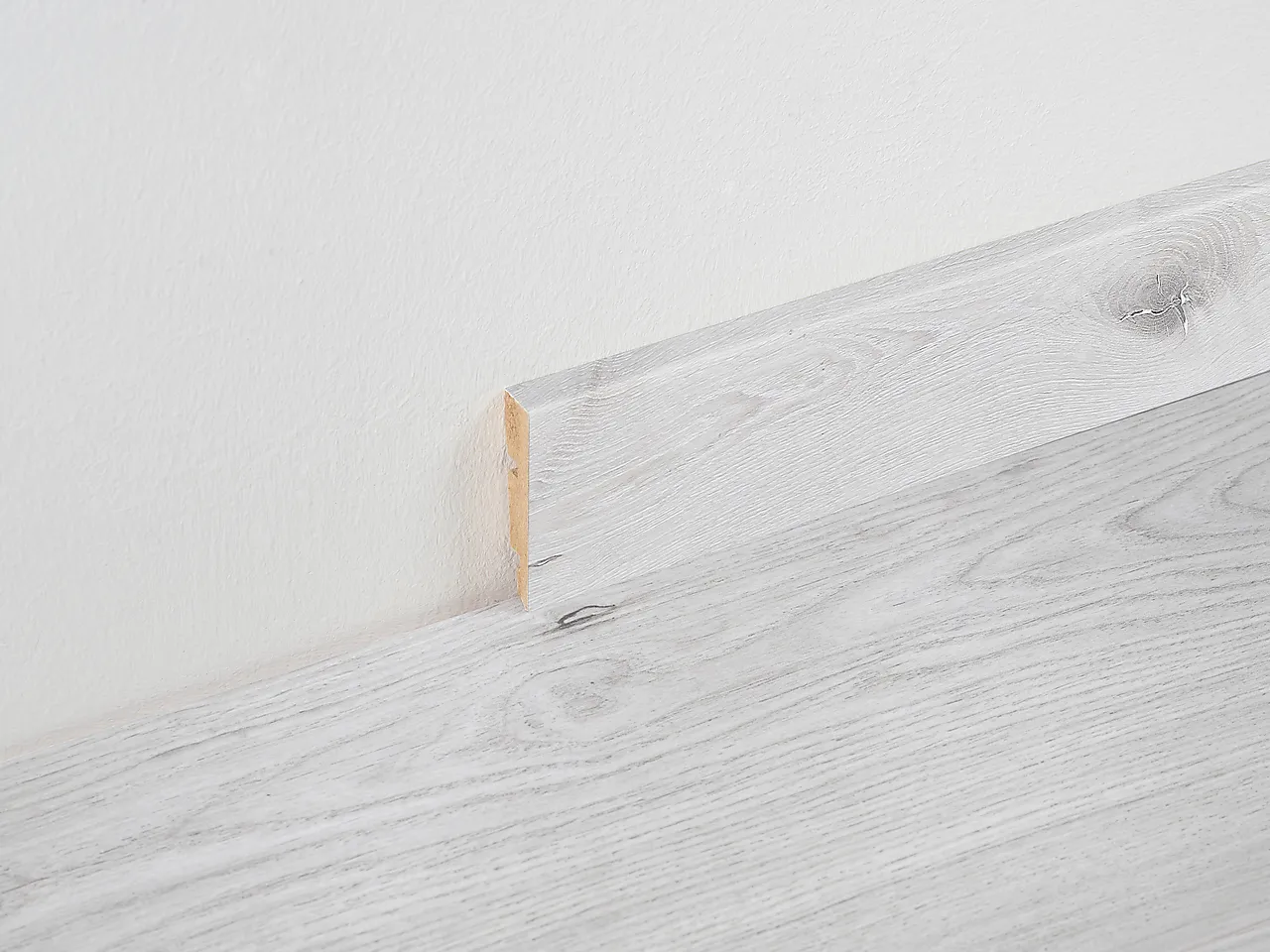 BerryAlloc sokkellist country white grey 60/12 2400mm