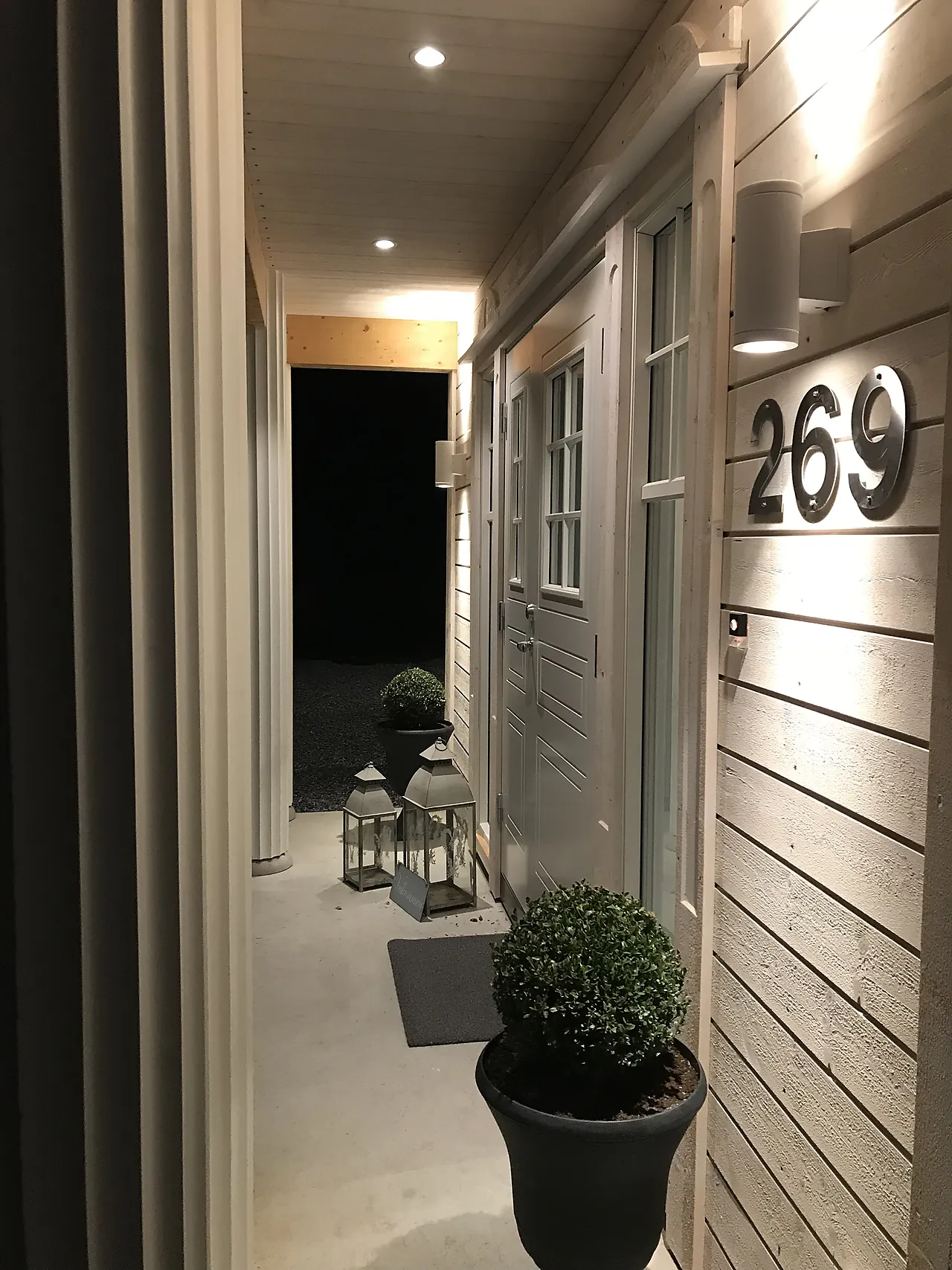 Ytterdør Stryn med glass hvit høyre 150x210 cm