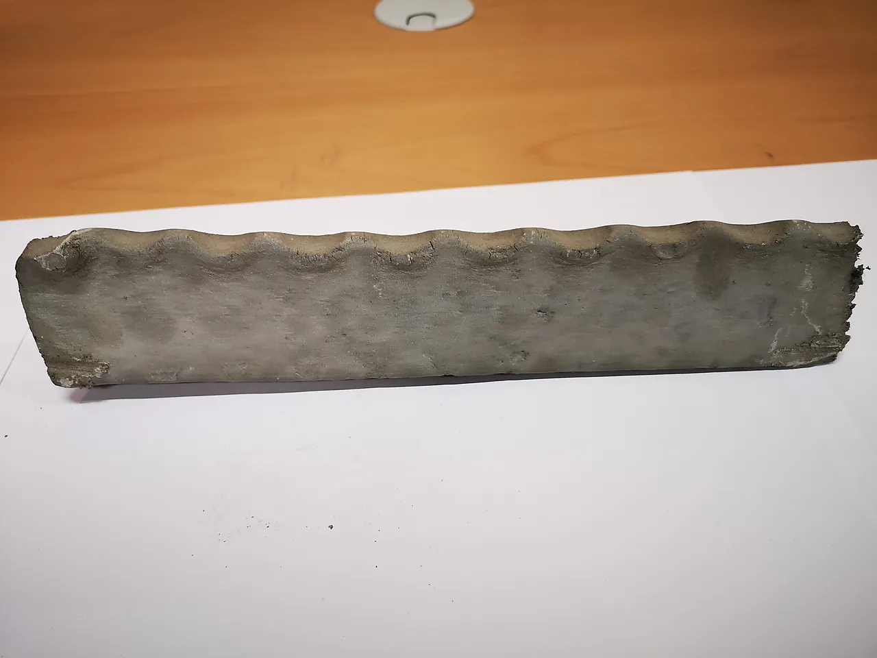 Betong trekantstang 60 x 330 mm m/krok/nupp (svv)