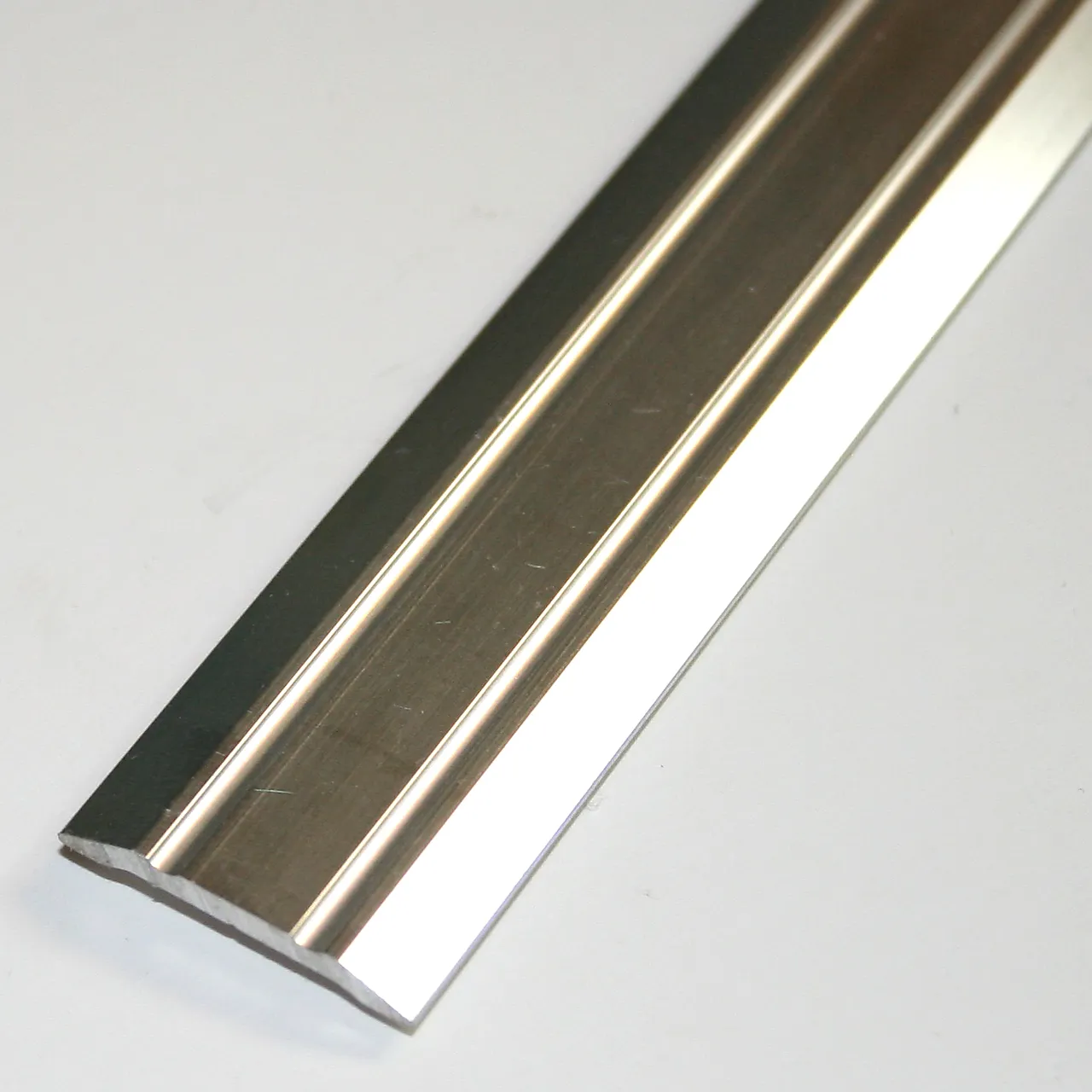 OVERG.LIST NR1 25MM SØLV.SK 2M SELVKLEBENDE