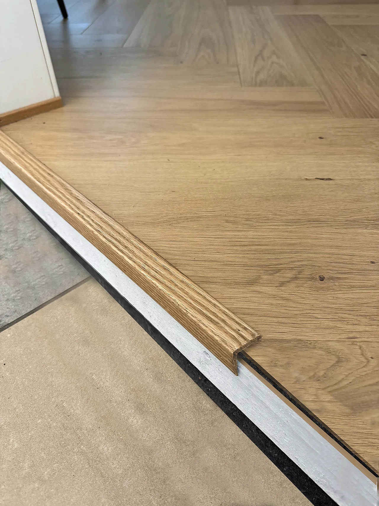 Vinkellist eik lakkert 21x021 mm null - null - 3 - Miniatyr