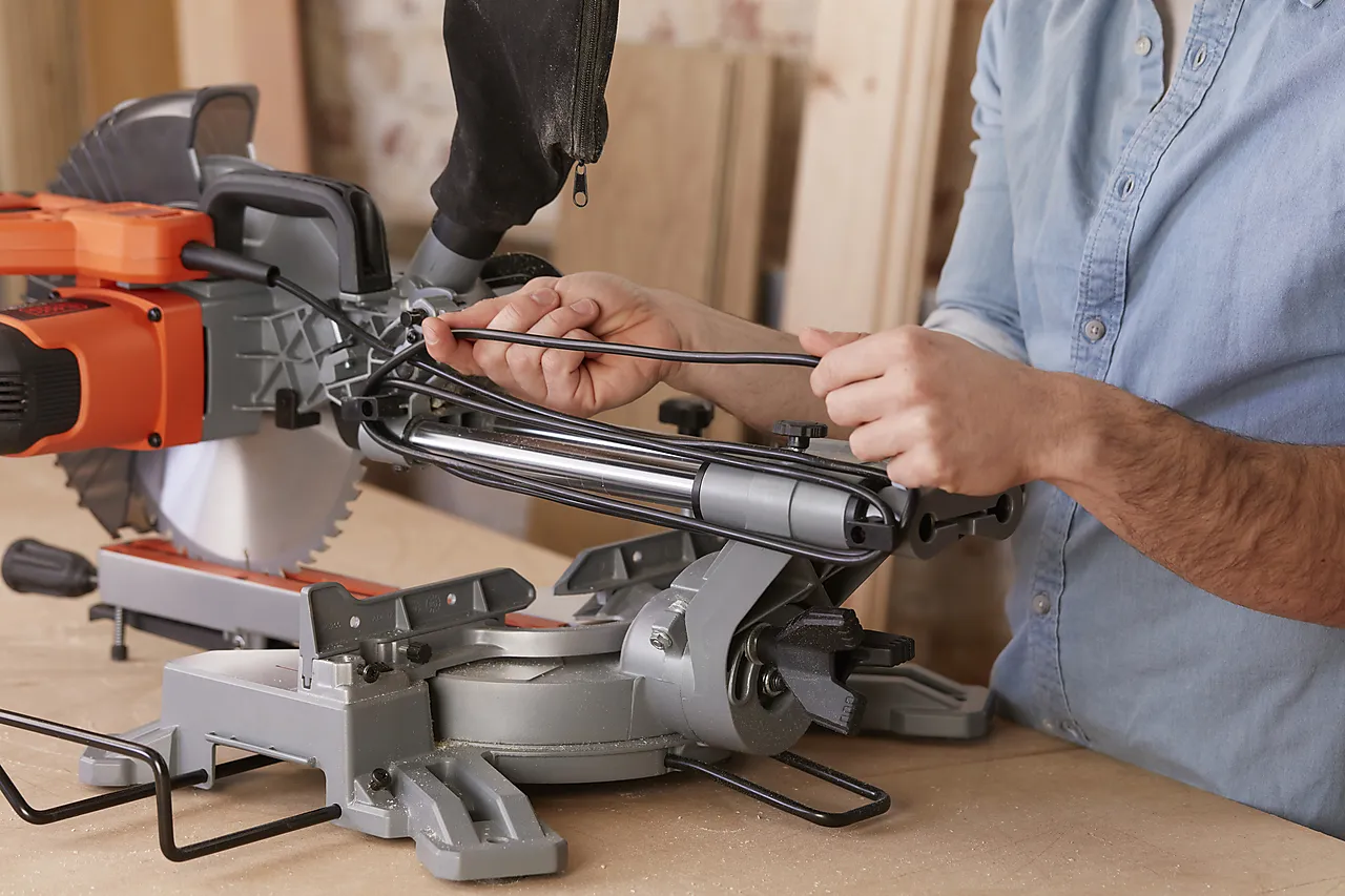 Kapp- og gjærsag BES700-QS 1600W 216 mm null - null - 2 - Miniatyr