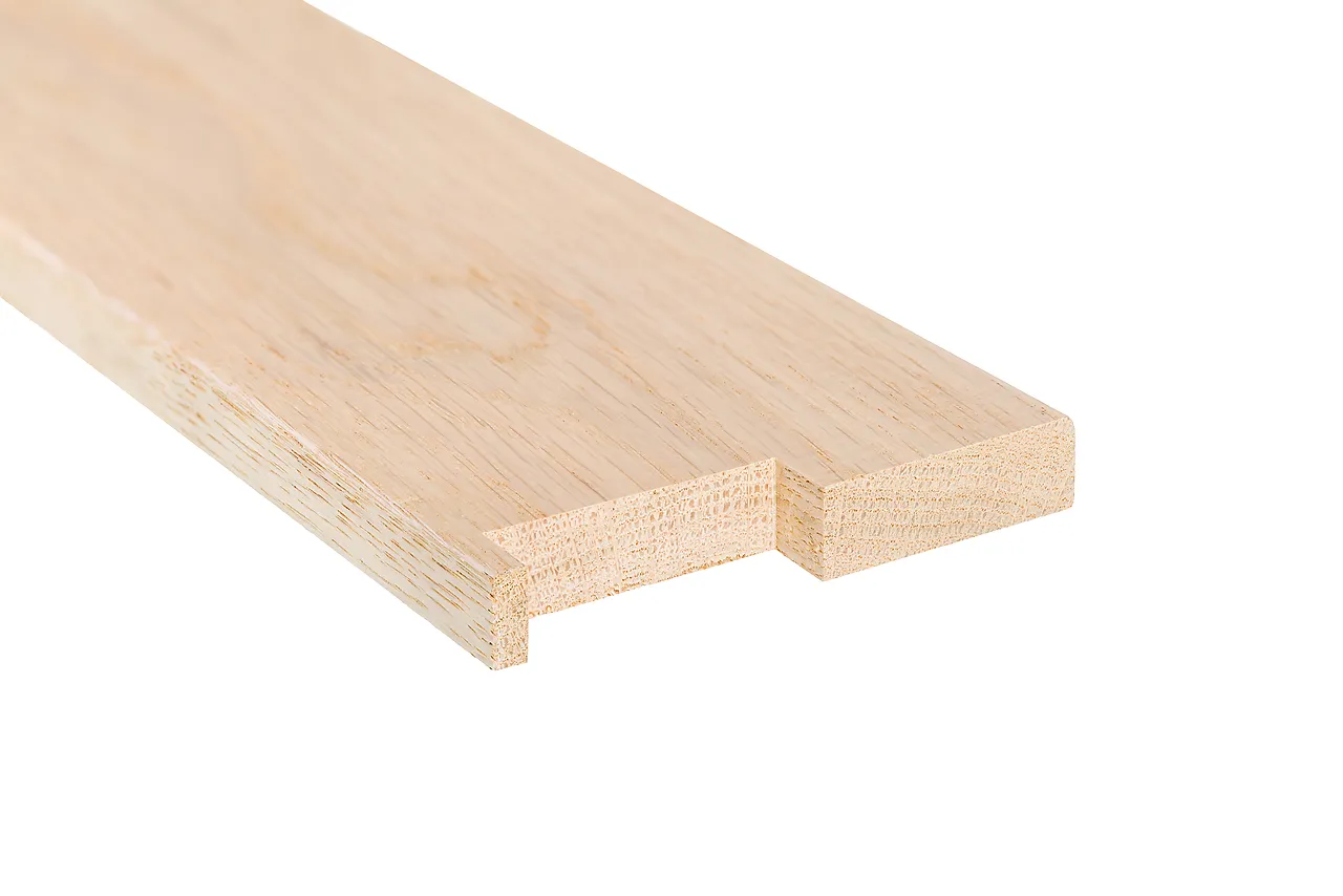 Terskel 90 cm mellomliggende 9 mm hvitpigmentert lakkert eik Terskel 90 cm mellomliggende 9 mm hvitpigmentert lakkert eik