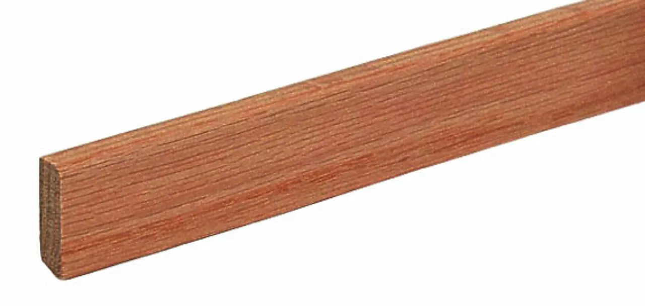 Feielist 9x30 mm eik lakkert Feielist 9x30 mm eik lakkert