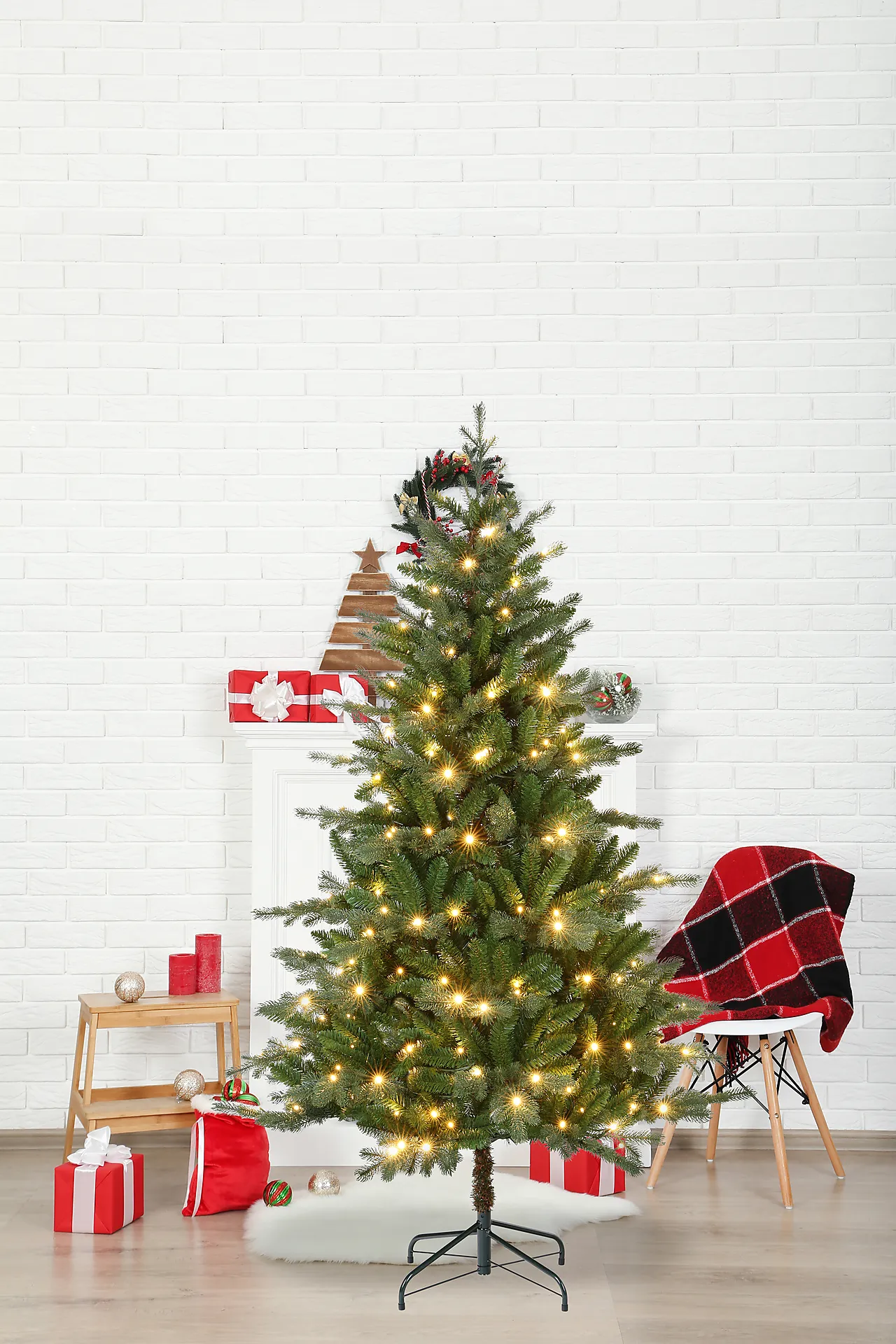 Schou juletre kunstig med 210 LED 180 cm Schou juletre kunstig med 210 LED 180 cm