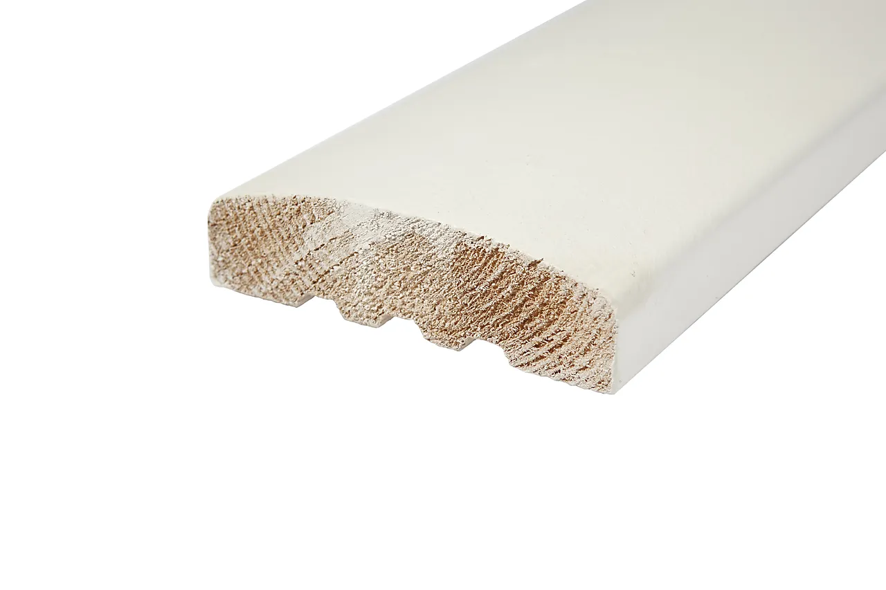 Altanrekke buet kvistfri furu 34x120x2350 mm hvit Altanrekke buet kvistfri furu 34x120x2350 mm hvit