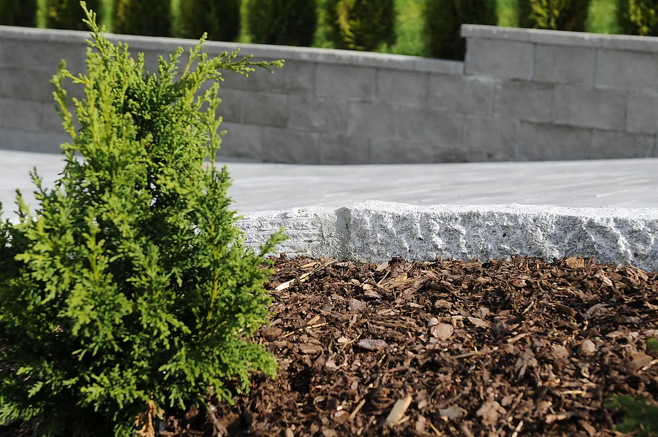 Kantstein granitt 100x8x20 cm Kantstein granitt 100x8x20 cm